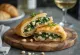 Tavuklu Spanakopita, altın sarısı, çıtır hamurlu ve zengin ıspanaklı tavuklu iç harçlı