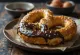 Çikolataya batırılmış susamlı pretzel
