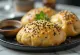 Servis edilmiş Japon usulü wasabi ve susamlı focaccia