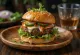 Servis edilmiş Baharatlı Thai Burger
