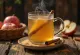 Bardakta ballı elmalı cider