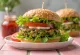 Taze sebzelerle ıspanaklı burger