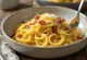 Baconla servis edilen Carbonara
