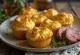 Köri baharatı ile servis edilmiş Yorkshire pudding