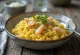 Kremalı Kedgeree, tütsülenmiş balık ve yumurta ile, iştah açıcı bir yemek