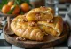 Altın sarısı kızarmış Ayvalı Calzone